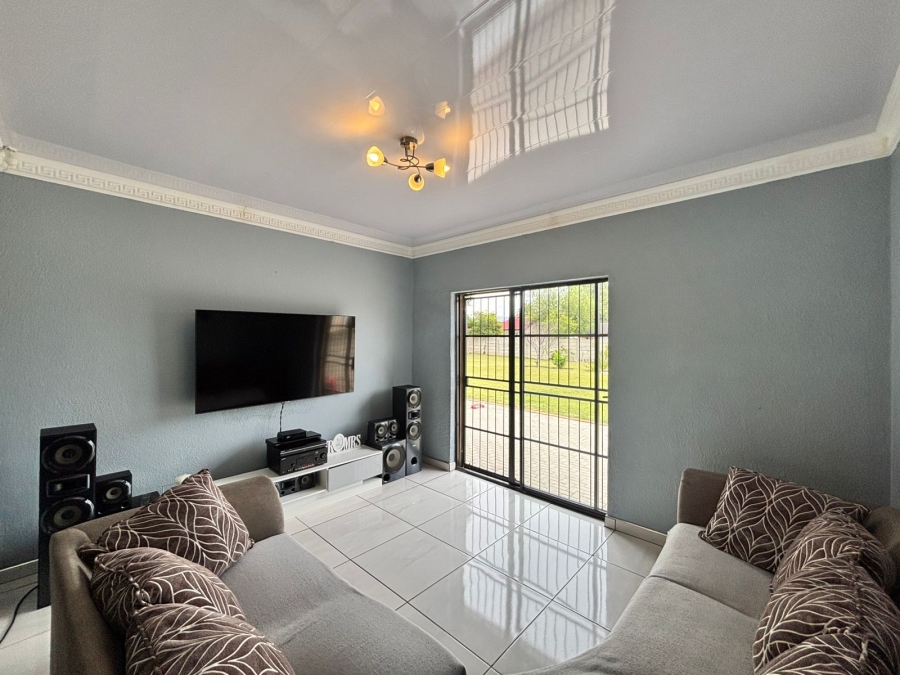 4 Bedroom Property for Sale in La Hoff North West